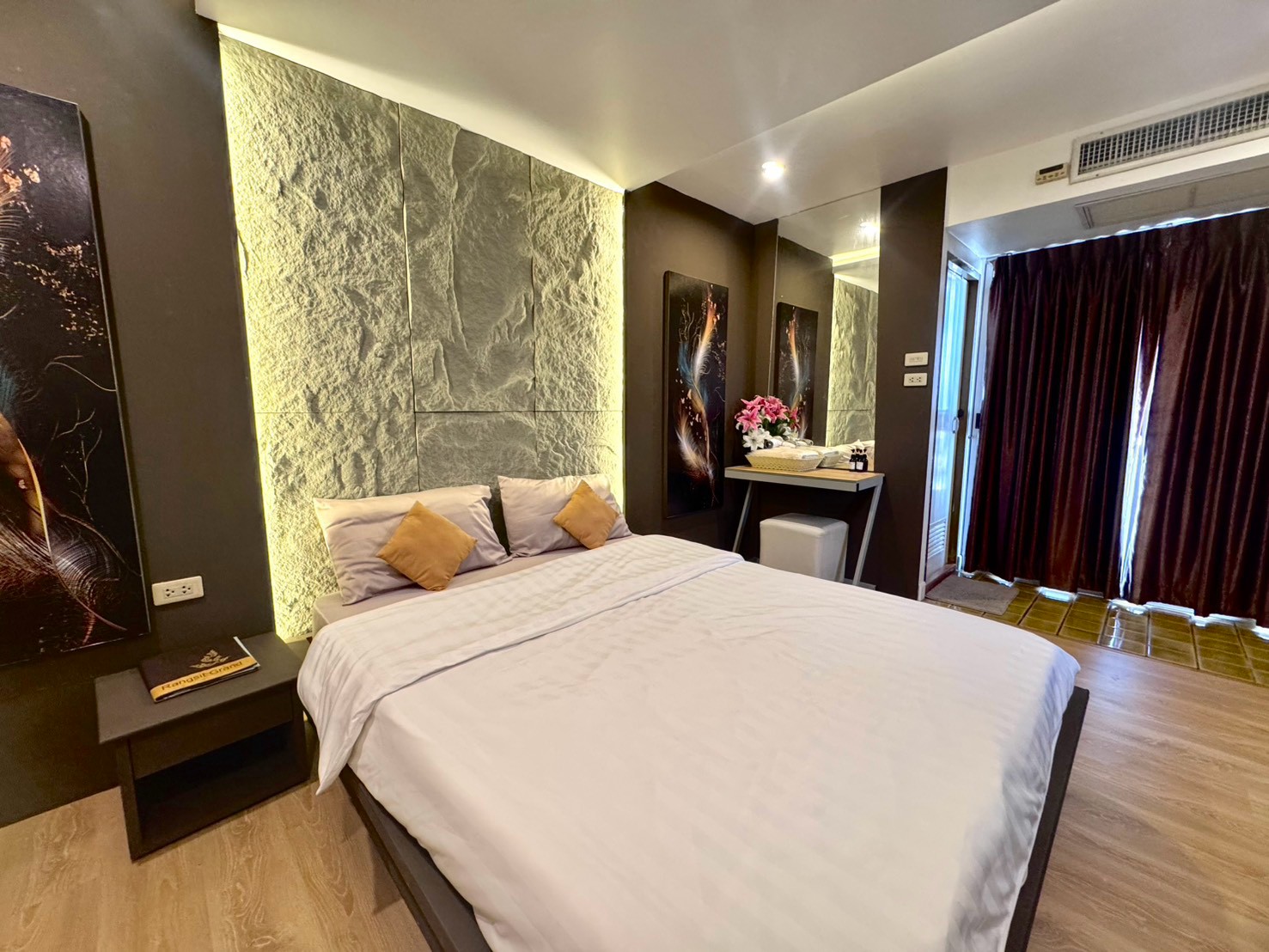 ห้องมาตรฐาน C706 (Standard Corner)